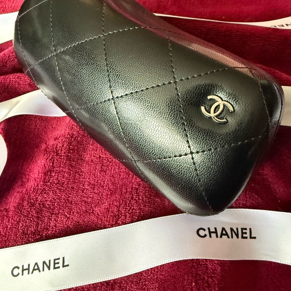 CHANEL brown sunglasses with CC logo & Chanel case. Good Condition main image 14